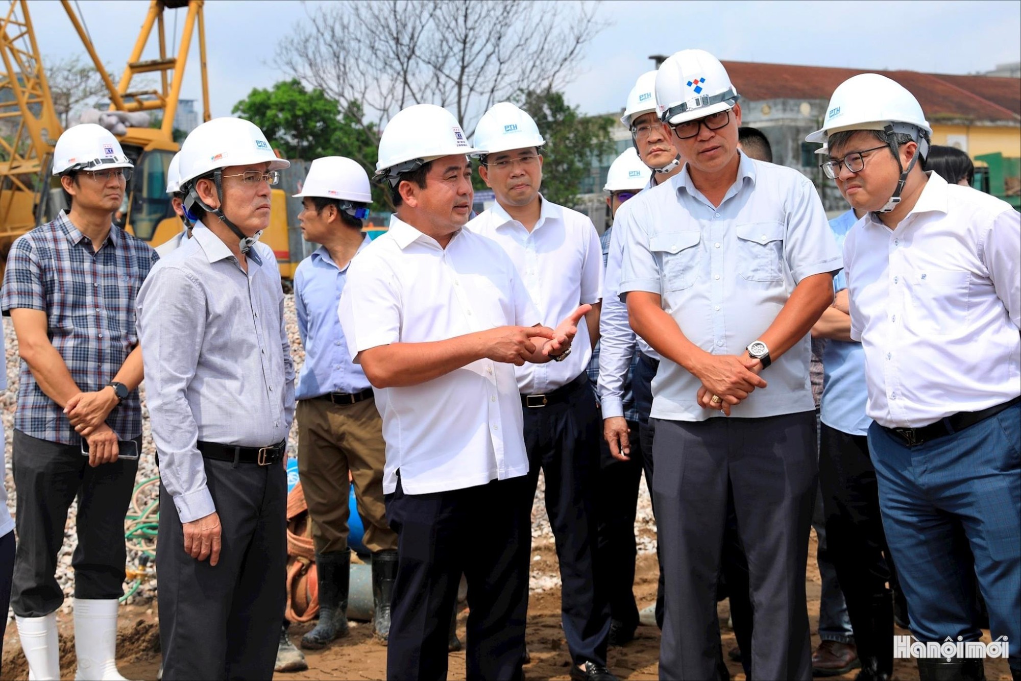 Tăng tốc thi công hồ điều hoà Phú Đô theo “lệnh khẩn cấp”- Ảnh 3.