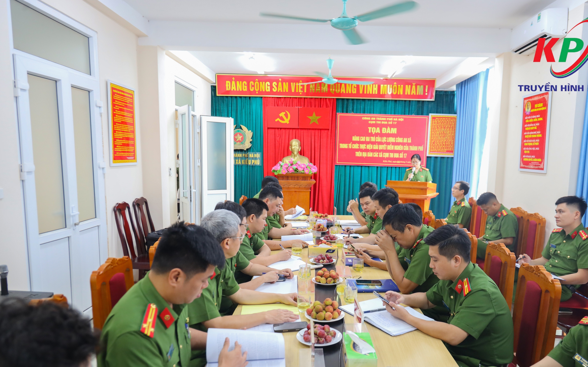 Cụm thi đua số 17 Công an thành phố Hà Nội toạ đàm nâng cao vai trò công an xã trong giải quyết “điểm nghẽn” của thành phố trên địa bàn.