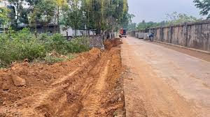 Vận động nhân dân hiến đất mở rộng đường giao thông nông thôn, chỉnh trang khu dân cư trên địa bàn xã Phúc Sơn- Ảnh 1.