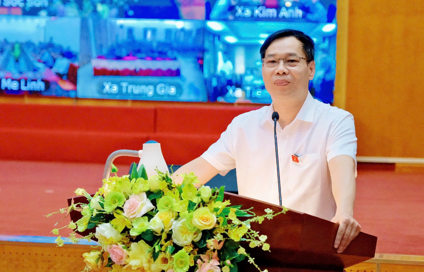 Hội nghị tiếp xúc cử tri của Đại biểu Quốc hội Đơn vị bầu cử số 11 sau Kỳ họp thứ Nhất, Quốc hội khóa XVI- Ảnh 2.
