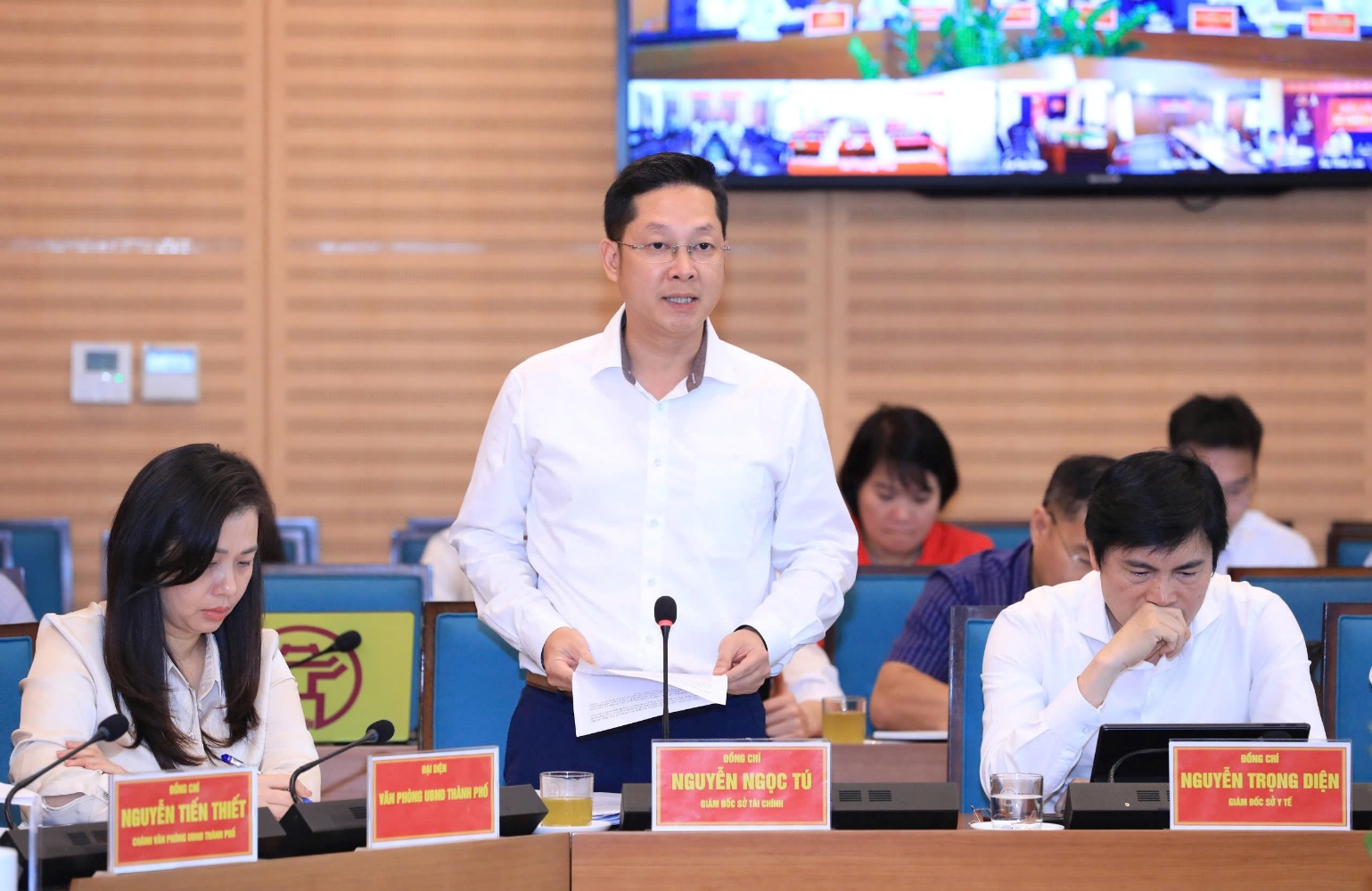 Đồng chí Đồng Thị Nga - UV BTV, Phó Chủ tịch UBND xã dự trực tuyến phiên họp thường kỳ tháng 5 của UBND Thành phố Hà Nội- Ảnh 2.