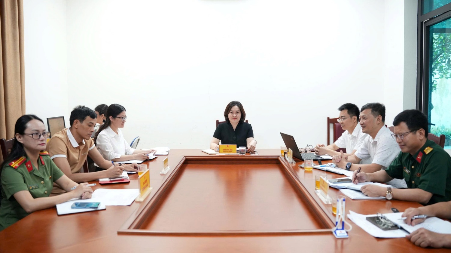 Đồng chí Đồng Thị Nga - UV BTV, Phó Chủ tịch UBND xã chủ trì tiếp công dân định kỳ tháng 5 năm 2026- Ảnh 1.