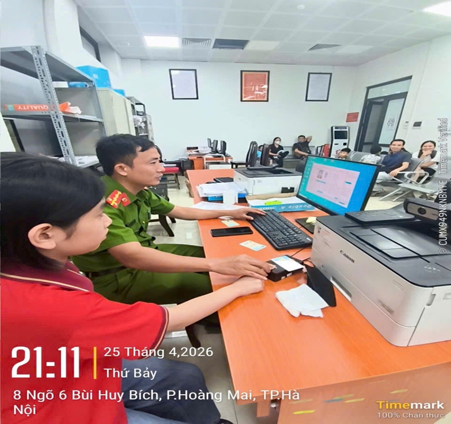 Công an phường Yên Sở tích cực kích hoạt định danh điện tử mức 2 cho trẻ từ 6 đến dưới 14 tuổi- Ảnh 3.