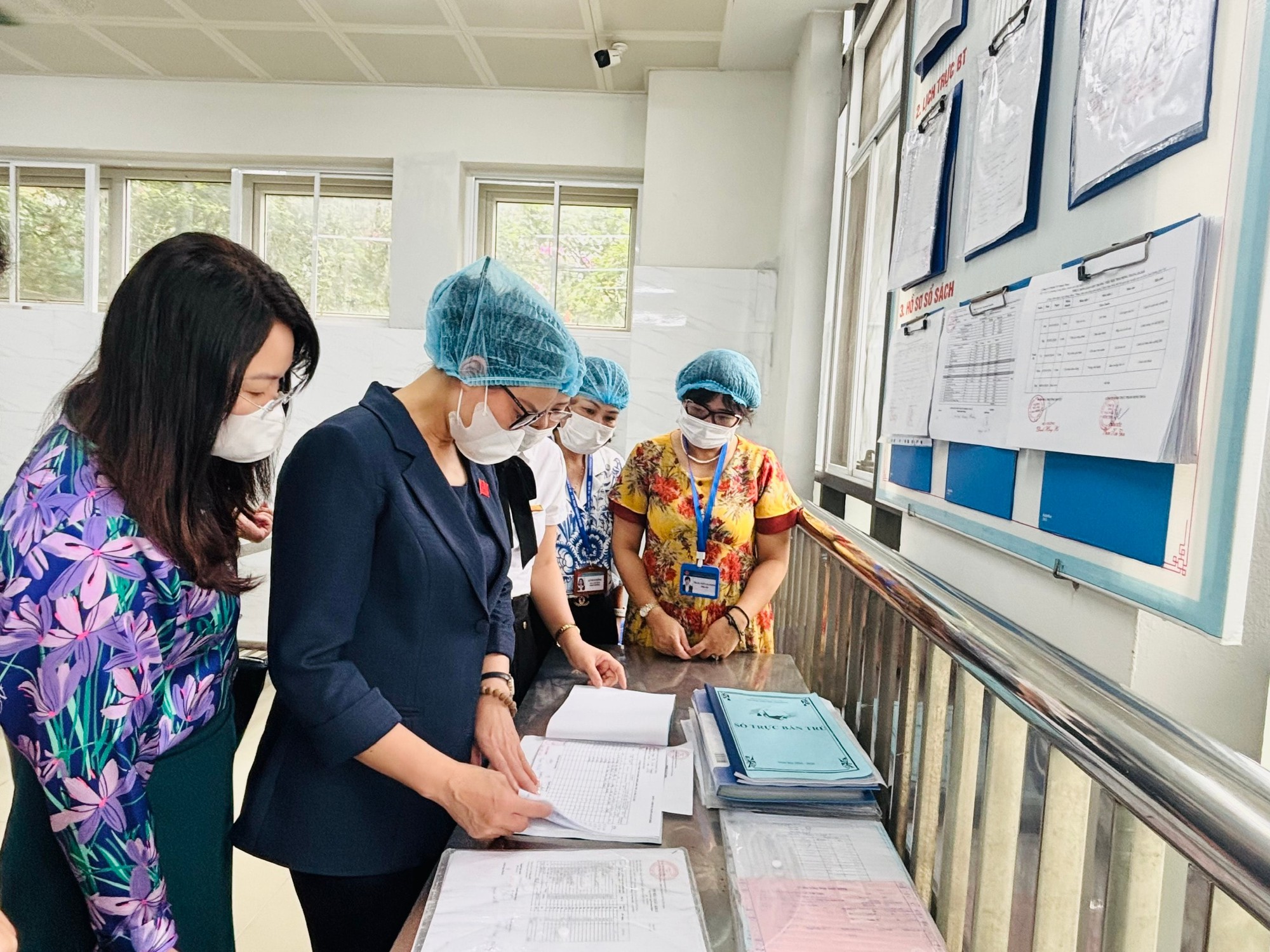 Giám sát công tác quản lý thu, chi và bếp ăn trường học tại phường Vĩnh Tuy- Ảnh 1.