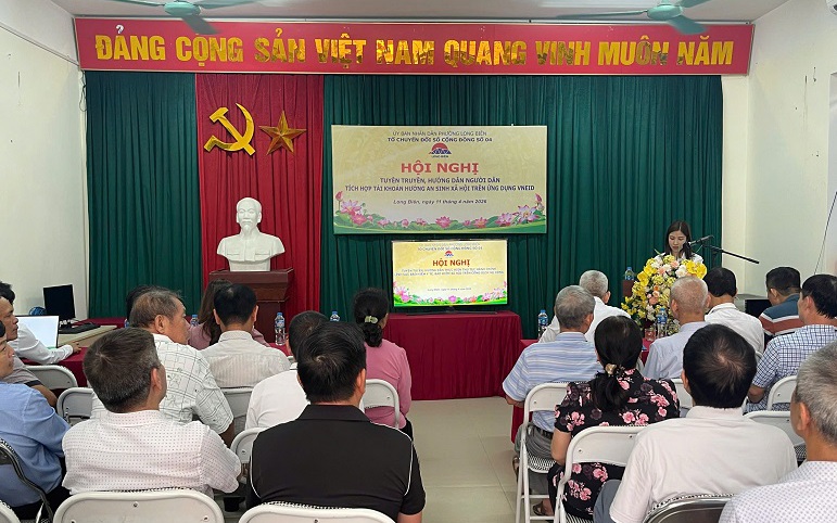 Phường Long Biên đẩy mạnh công tác tuyên truyền tích hợp tài khoản hưởng an sinh xã hội trên ứng dụng VneID- Nâng cao hiệu quả phục vụ người dân trong chuyển đổi
