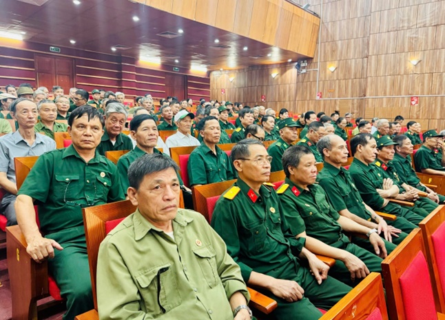 Đẩy mạnh tuyên truyền Luật Thủ đô sửa đổi và Luật Tiếp cận thông tin trong cán bộ, hội viên CCB- Ảnh 5.