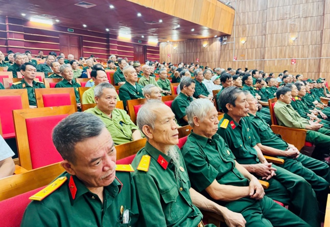 Đẩy mạnh tuyên truyền Luật Thủ đô sửa đổi và Luật Tiếp cận thông tin trong cán bộ, hội viên CCB- Ảnh 6.