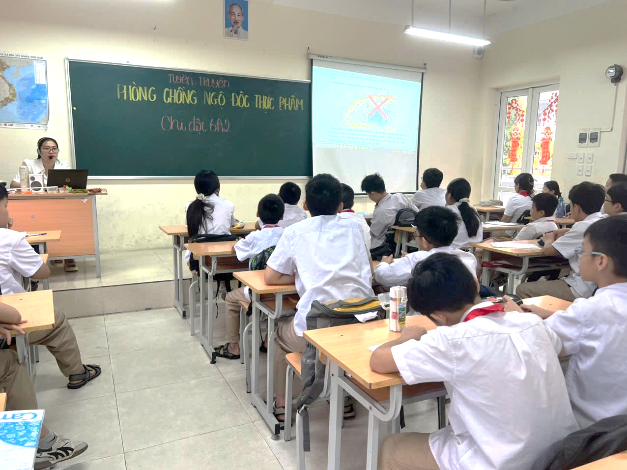 HỌC SINH TRƯỜNG THCS THỊNH LIỆT CHỌN THỰC PHẨM AN TOÀN ĐỂ BẢO VỆ CHÍNH MÌNH!- Ảnh 1.