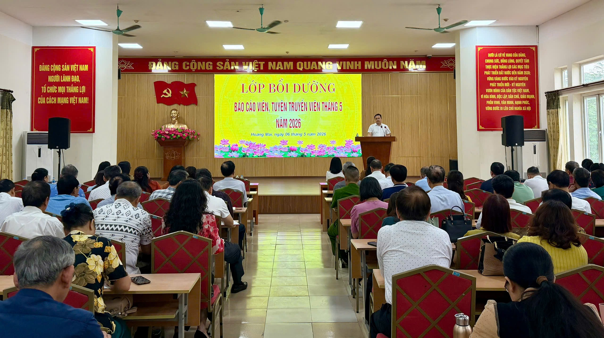 KHAI GIẢNG LỚP BỒI DƯỠNG BÁO CÁO VIÊN, TUYÊN TRUYỀN VIÊN THÁNG 5 NĂM 2026- Ảnh 2.
