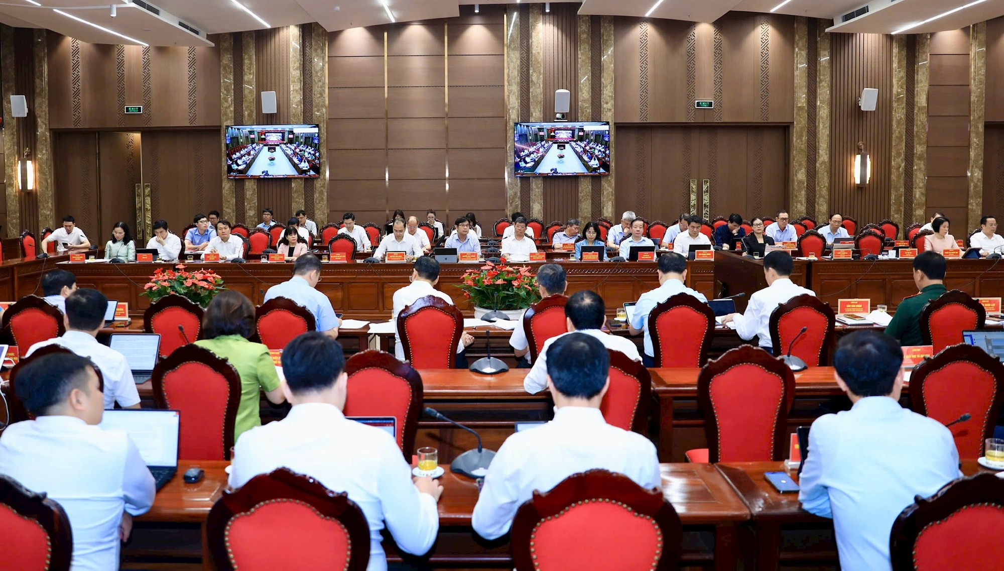Hà Nội thúc đẩy giải ngân vốn đầu tư công, tạo động lực tăng trưởng 2 con số- Ảnh 4.