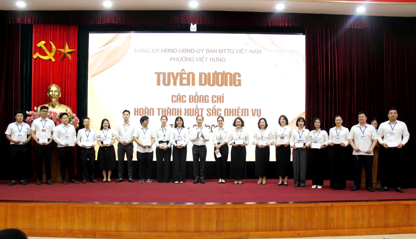 Phường Việt Hưng tổ chức buổi sinh hoạt dưới cờ tháng 5/2026- Ảnh 5.