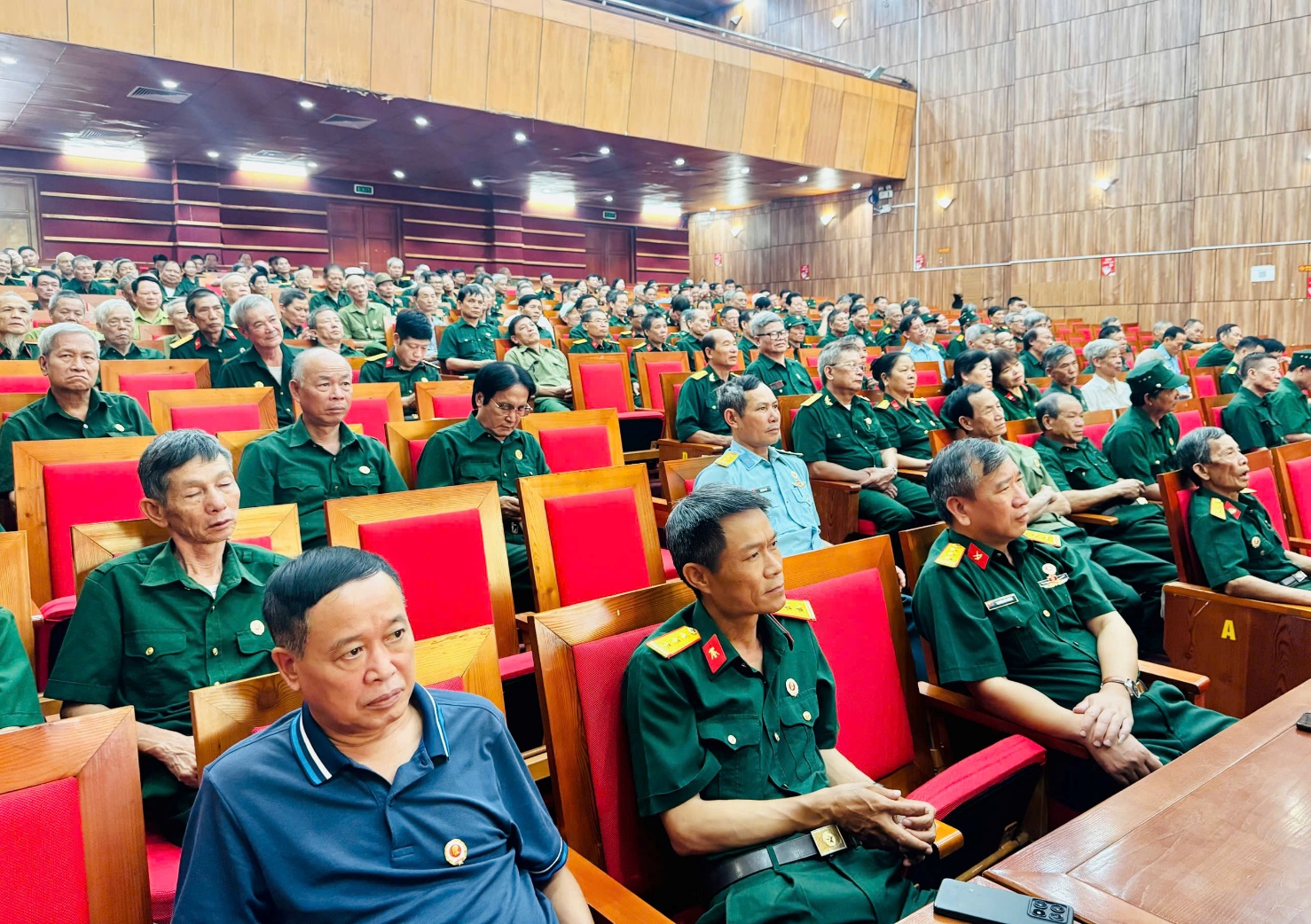 Đẩy mạnh tuyên truyền Luật Thủ đô sửa đổi và Luật Tiếp cận thông tin trong cán bộ, hội viên CCB- Ảnh 4.