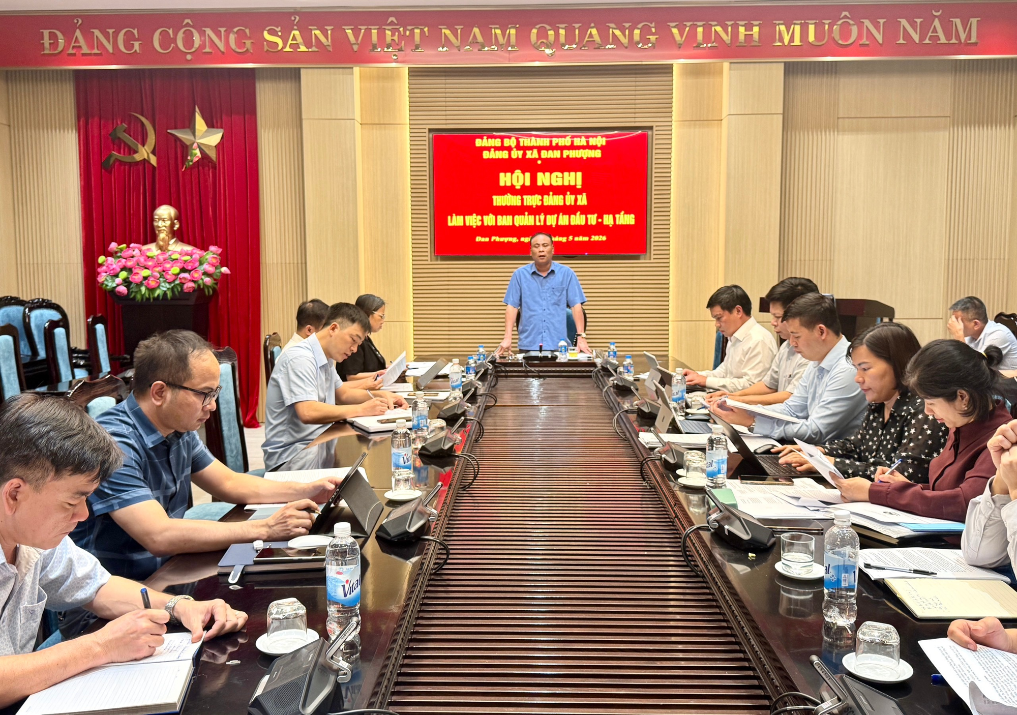Thường trực Đảng ủy xã làm việc với Ban Quản lý dự án đầu tư - hạ tầng xã- Ảnh 1.