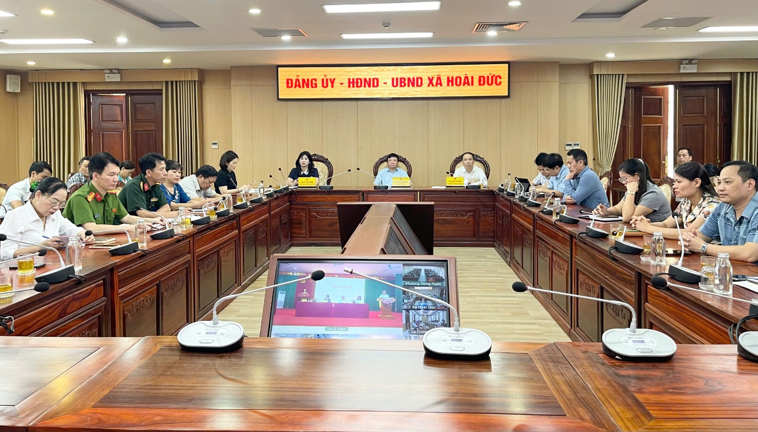 HĐND xã Hoài Đức dự hội nghị trực tuyến tiếp xúc cử tri sau kỳ họp thứ Nhất, Quốc hội khóa XVI- Ảnh 2.
