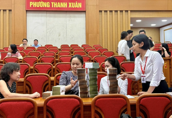 Thanh Xuân ‘tổng lực’ giải phóng mặt bằng, người dân phấn khởi nhận đền bù- Ảnh 1.