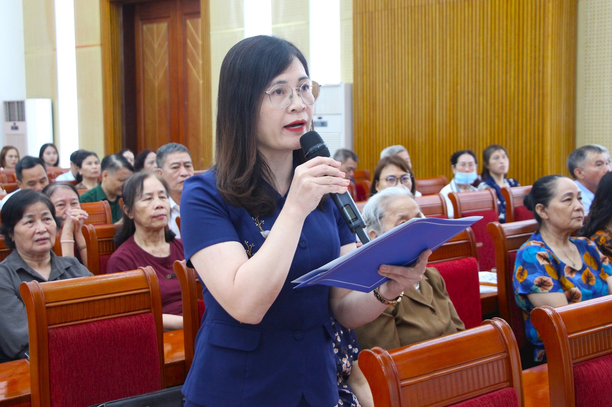 Phường Yên Sở: Đại biểu Quốc hội thuộc đơn vị bầu cử số 3 thành phố Hà Nội đã tiếp xúc cử tri sau kỳ họp thứ Nhất, Quốc hội khóa XVI- Ảnh 5.