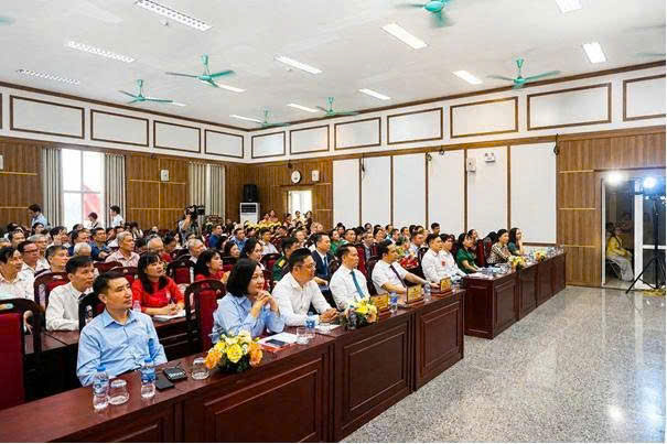 Sôi nổi Hội thi Báo cáo viên, tuyên truyền viên giỏi
năm 2026 tại phường Đông Ngạc
- Ảnh 1.