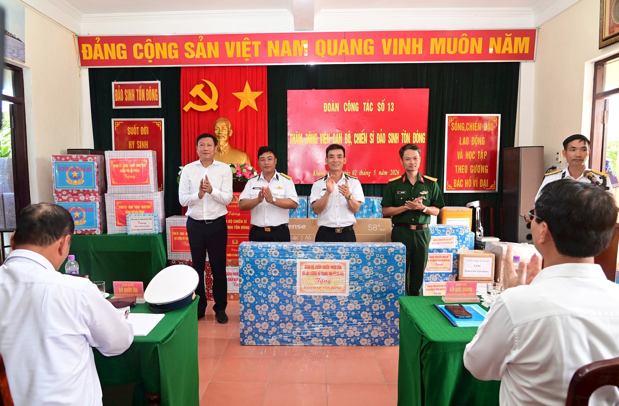 Từ Hà Nội đến Trường Sa - Hành trình của niềm tin và tình yêu Tổ quốc- Ảnh 4.