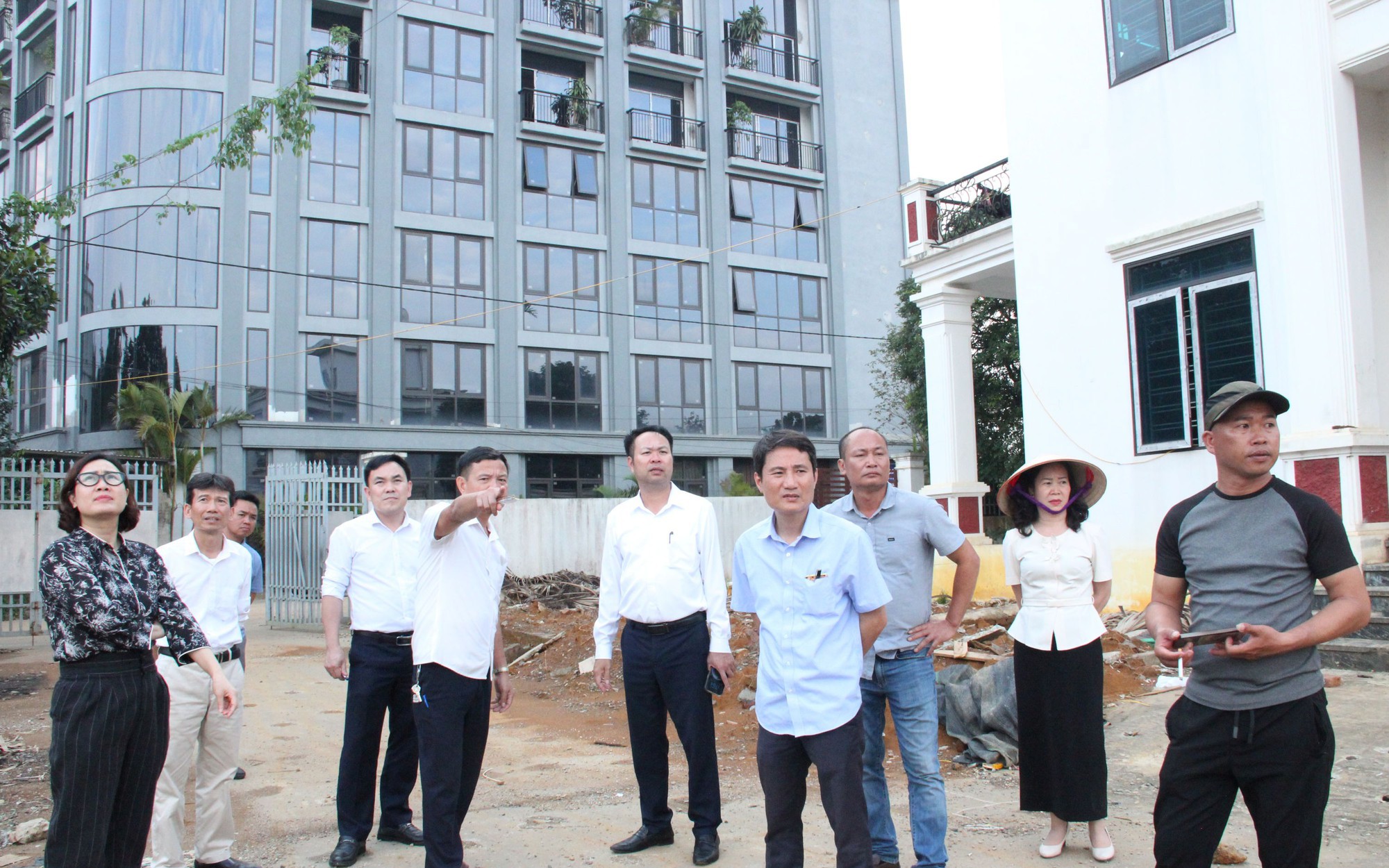 Hòa Lạc kiểm tra thực địa, quyết tâm hoàn thành GPMB tuyến Đại lộ Thăng Long trước ngày 10/5