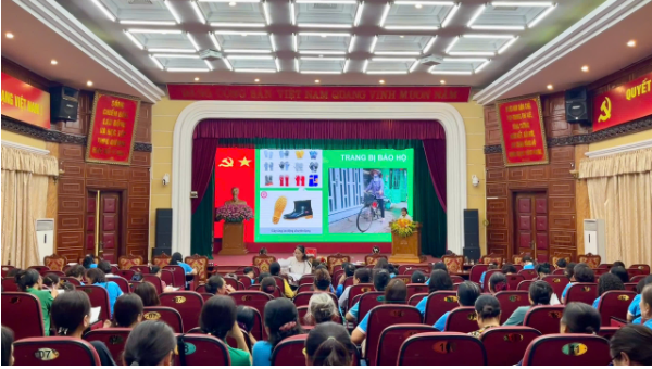Hội LHPN phường Từ Liêm tổ chức tập huấn phân loại rác thải tại nguồn và an toàn lao động cho phụ nữ cộng đồng- Ảnh 3.