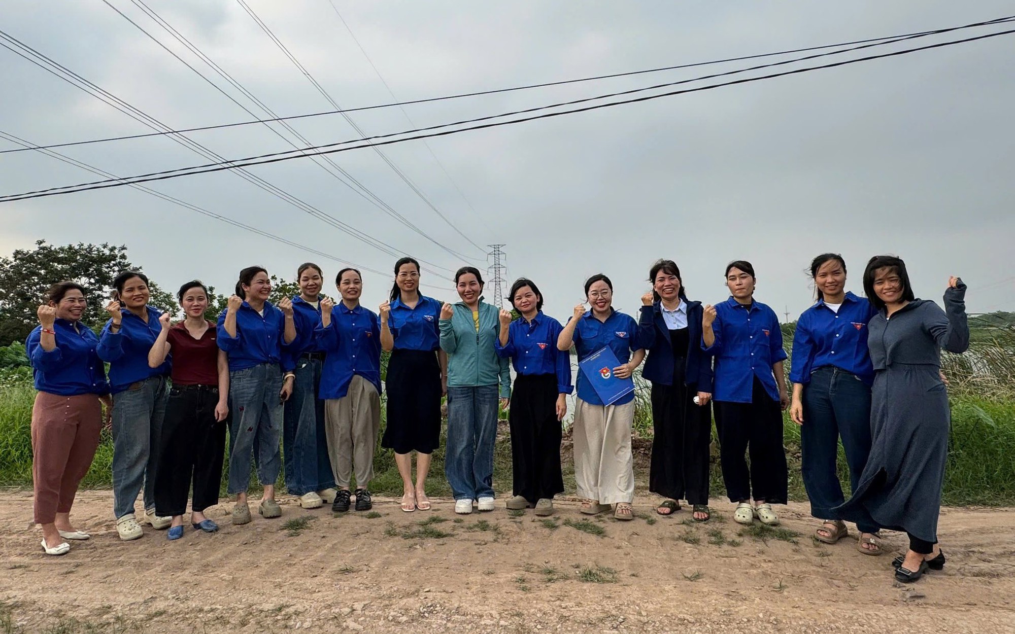 Phát huy tinh thần xung kích của tuổi trẻ - Đoàn thanh niên xã Thượng Phúc đẩy mạnh tuyên truyền, vận động nhân dân đồng thuận giải phóng mặt bằng phục vụ các dự án trên địa bàn xã