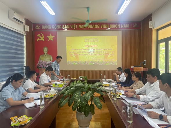 Ban Xây dựng Đảng xã kiểm tra nghiệp vụ đảng viên và việc triển khai Chỉ thị số 50-CT/TW của Ban Bí thư tại Chi bộ TYT xã- Ảnh 3.