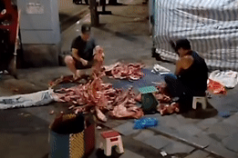 Rạng sáng, đột kích 'điểm nóng' thịt, xương bò vỉa hè ở Hà Nội- Ảnh 9.