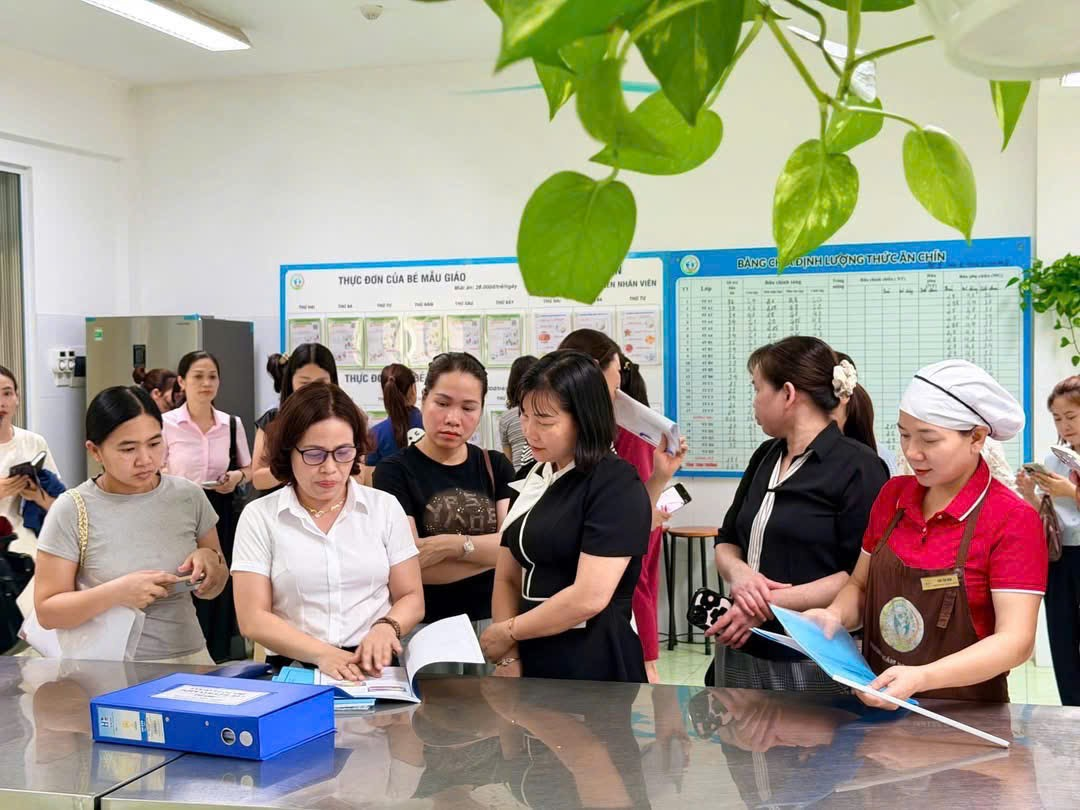 Các cơ sở giáo dục mầm non độc lập trên địa bàn xã Ô Diên tập huấn vệ sinh an toàn thực phẩm và phòng cháy chữa cháy- Ảnh 1.