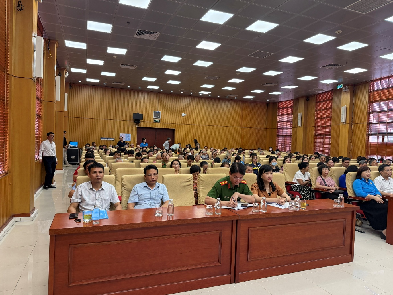 Phường Bạch Mai tổ chức Lễ phát động hưởng ứng Tháng hành động về An toàn - vệ sinh lao động và Tháng công nhân năm 2026 trên địa bàn toàn phường Bạch Mai.- Ảnh 2.