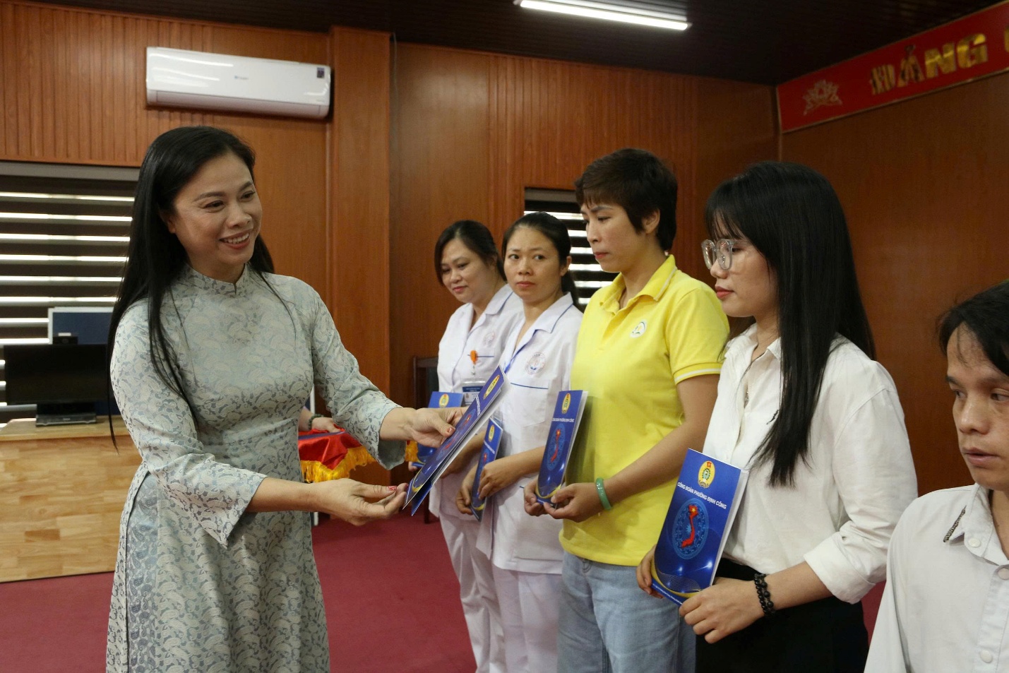 Định Công: Hành động an toàn, chăm lo người lao động- Ảnh 5.