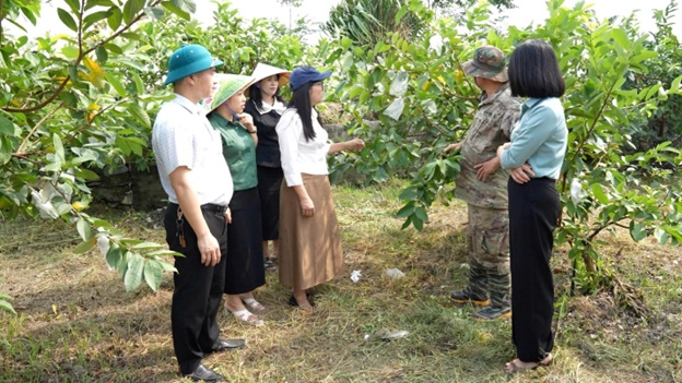 Thắm tình đoàn kết - Hội Nông dân tỉnh Nghệ An thăm quan mô hình kinh tế tiêu biểu tại xã Hoài Đức- Ảnh 4.