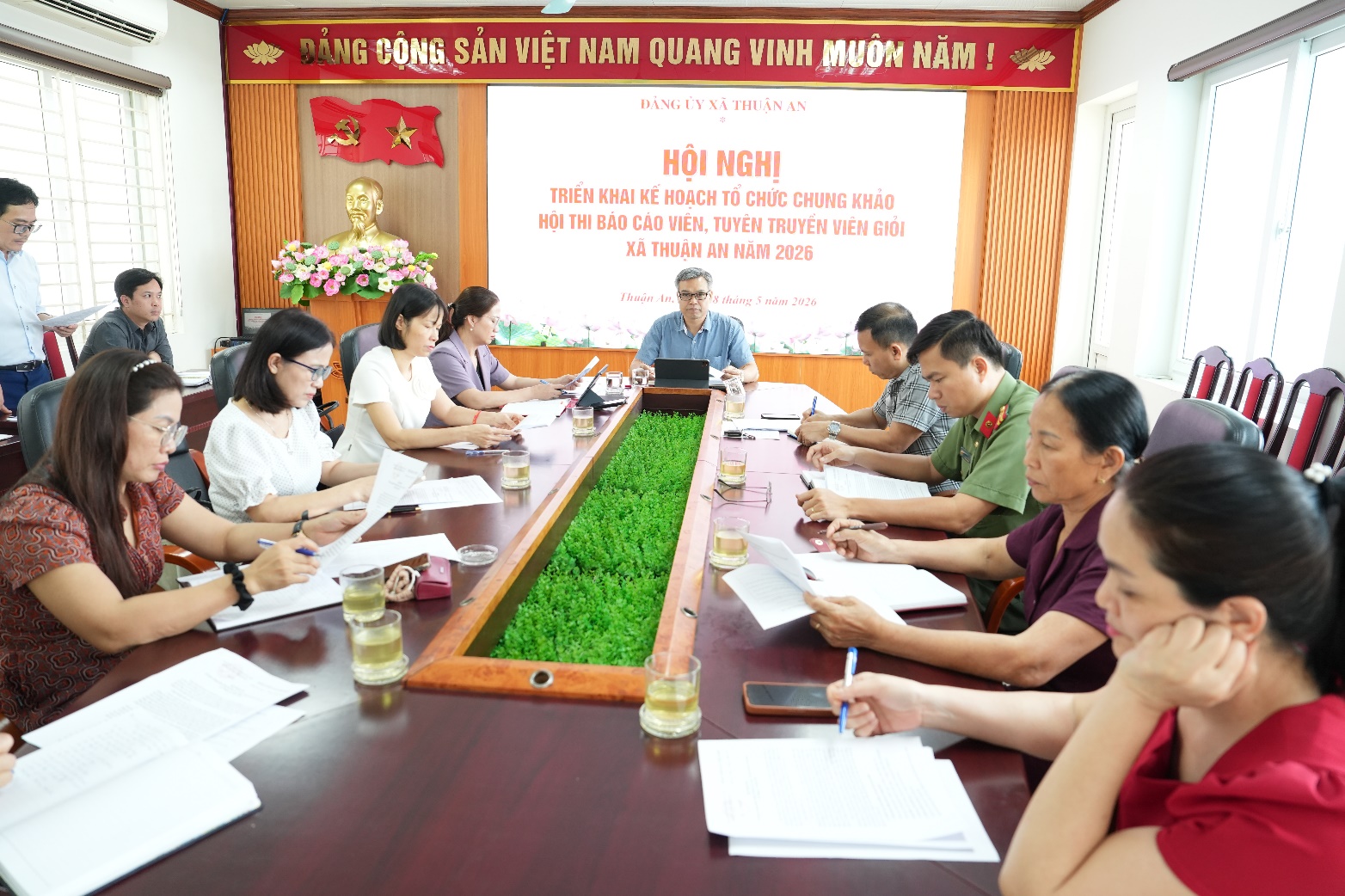 Đảng ủy xã Thuận An triển khai kế hoạch tổ chức chung khảo hội thi báo cáo viên giỏi, tuyên truyền viên giỏi xã năm 2026- Ảnh 1.