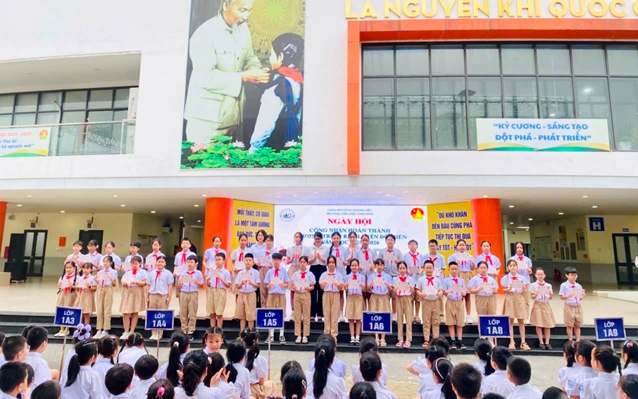 Thiếu nhi Tiểu học Linh Đàm tự hào tiếp bước theo chân Bác