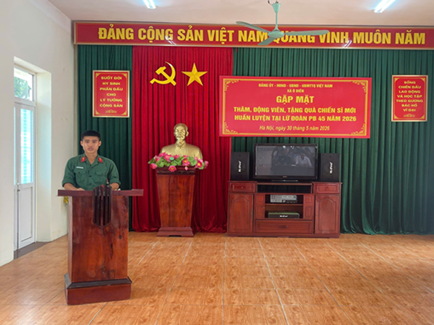 Đoàn công tác xã Ô Diên tổ chức thăm hỏi, động viên chiến sĩ mới nhập ngũ năm 2026- Ảnh 3.