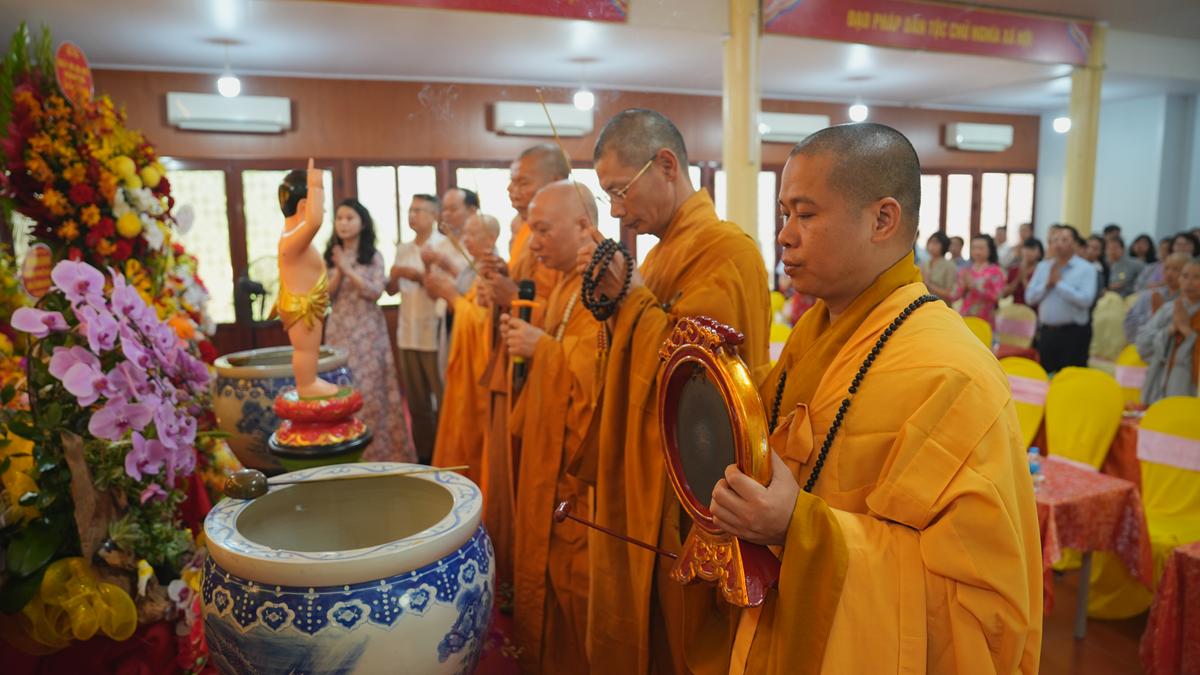 Phường Hai Bà Trưng: Đại lễ Phật đản PL.2570 của Ban đại diện Phật giáo liên phường Hai Bà Trưng thành tựu viên mãn- Ảnh 65.