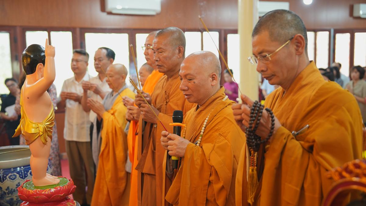 Phường Hai Bà Trưng: Đại lễ Phật đản PL.2570 của Ban đại diện Phật giáo liên phường Hai Bà Trưng thành tựu viên mãn- Ảnh 66.