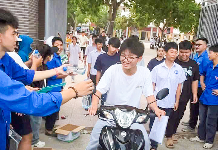 Xã Thượng Phúc: Hơn 600 thí sinh hoàn thành kỳ thi tuyển sinh vào lớp 10 THPT năm học 2026–2027- Ảnh 2.