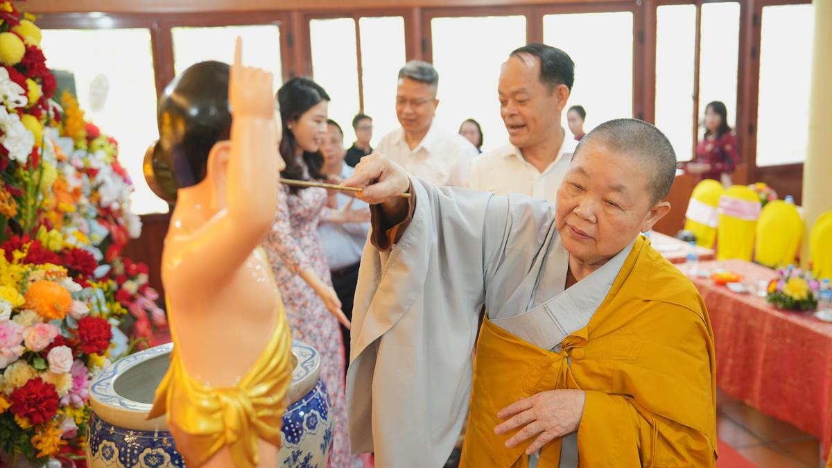 Phường Hai Bà Trưng: Đại lễ Phật đản PL.2570 của Ban đại diện Phật giáo liên phường Hai Bà Trưng thành tựu viên mãn- Ảnh 72.