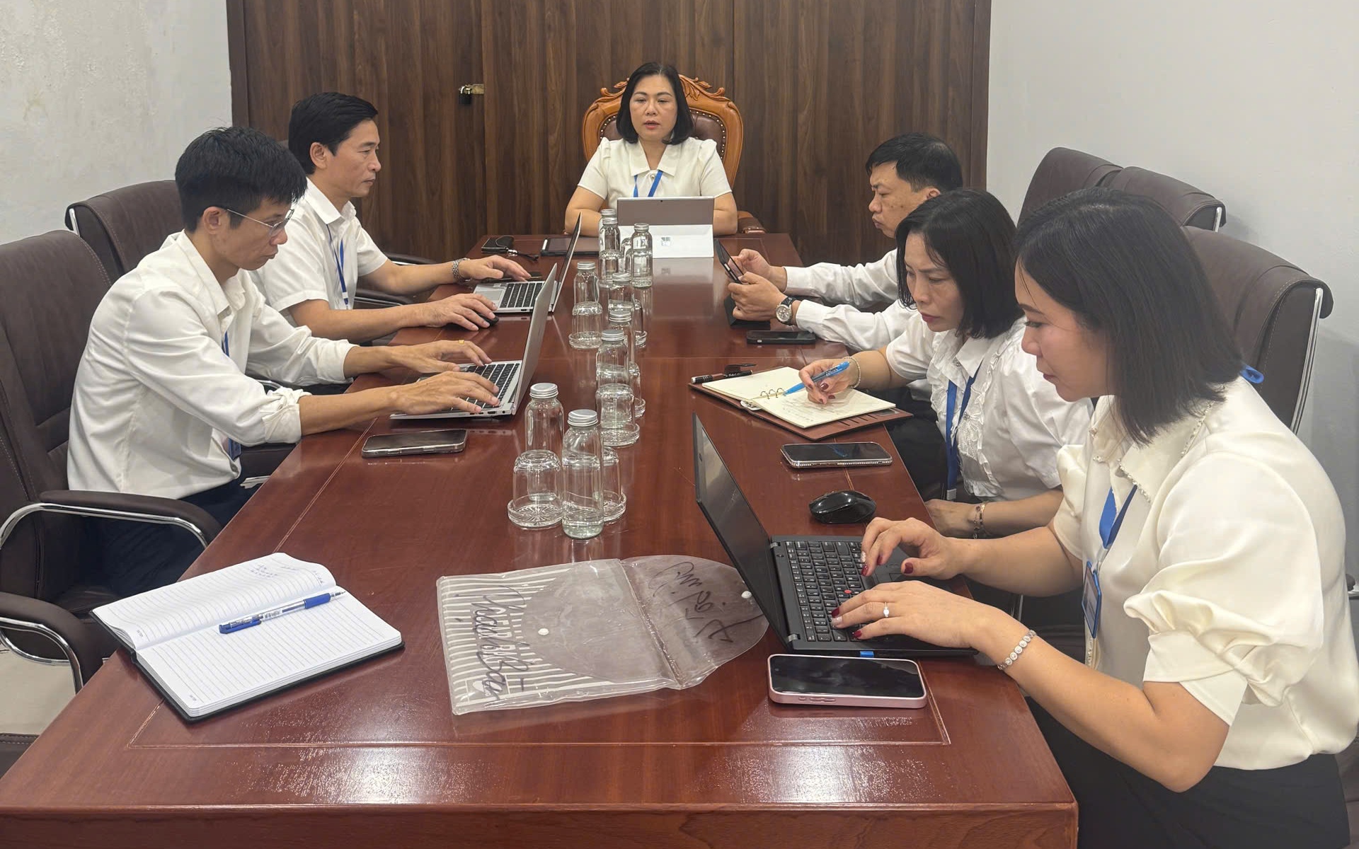 Hội đồng nhân dân phường Long Biên tổ chức họp giao ban định kỳ hằng tuần giữa các Ban HĐND phường và Văn phòng HĐND& UBND