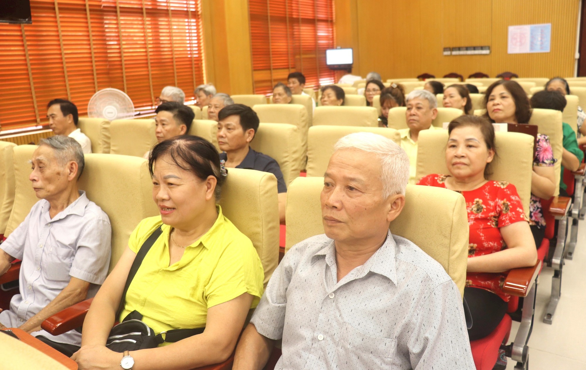 Phường Bạch Mai tập huấn cải cách hành chính cho hơn 150 cán bộ, tổ trưởng dân phố- Ảnh 1.