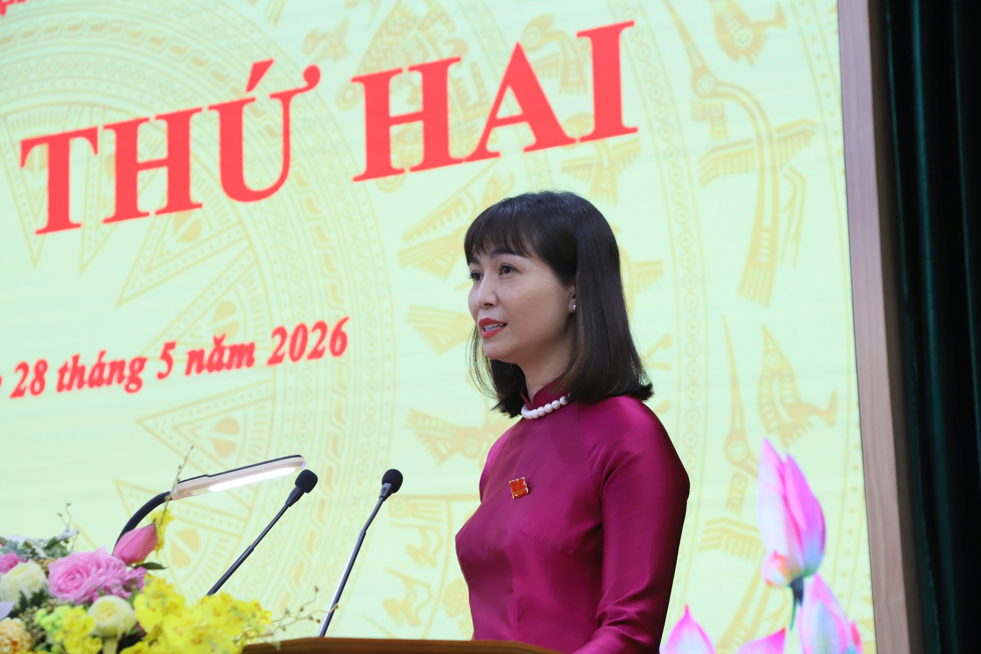 Bà Trương Thị Thanh Nhàn được bầu giữ chức Chủ tịch HĐND phường Hoàn Kiếm khoá II- Ảnh 3.