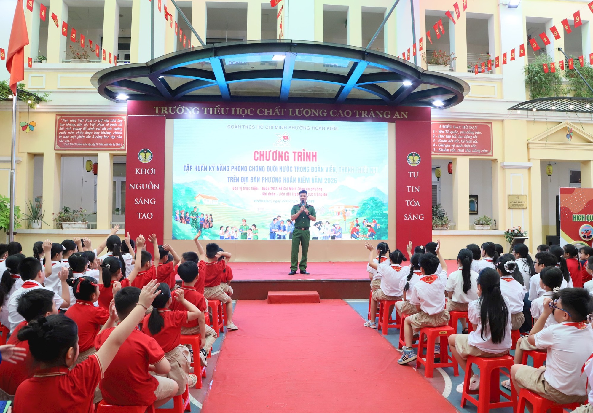 Phường Hoàn Kiếm ra quân Chiến dịch Thanh niên tình nguyện hè năm 2026- Ảnh 3.