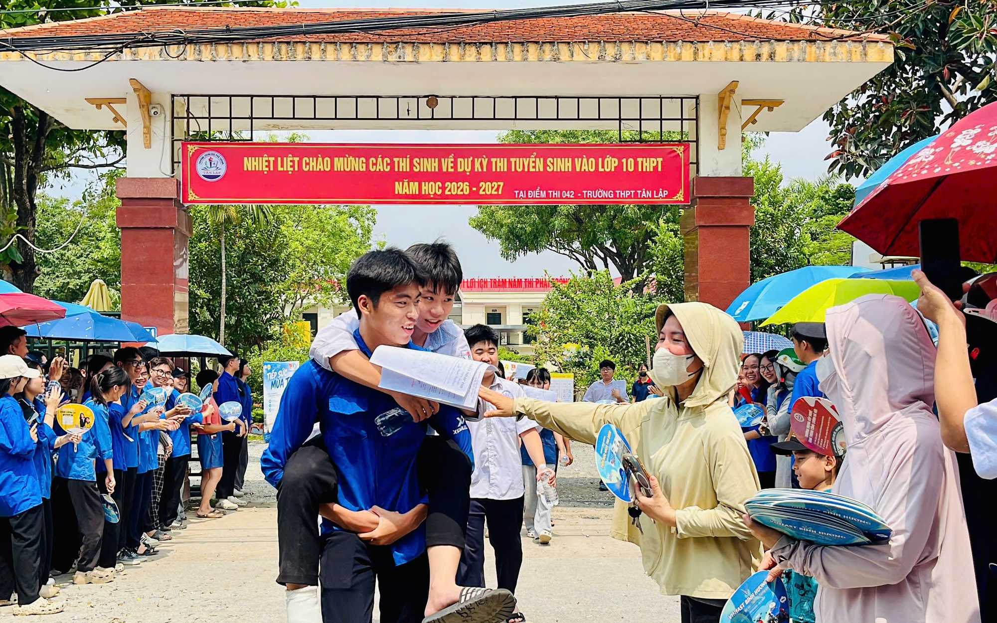Kỳ thi tuyển sinh vào lớp 10 THPT năm học 2026-2027 trên địa bàn xã Ô Diên diễn ra an toàn, nghiêm túc