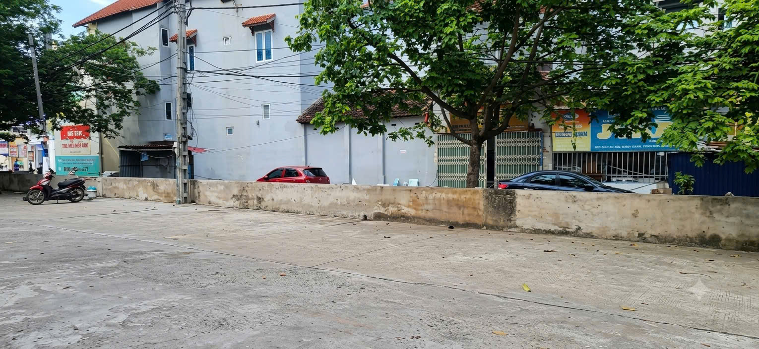 Xã Tiến Thắng kiên quyết giải tỏa, di dời các gian hàng kinh doanh vi phạm tại sân Đình thôn Văn Lôi- Ảnh 4.