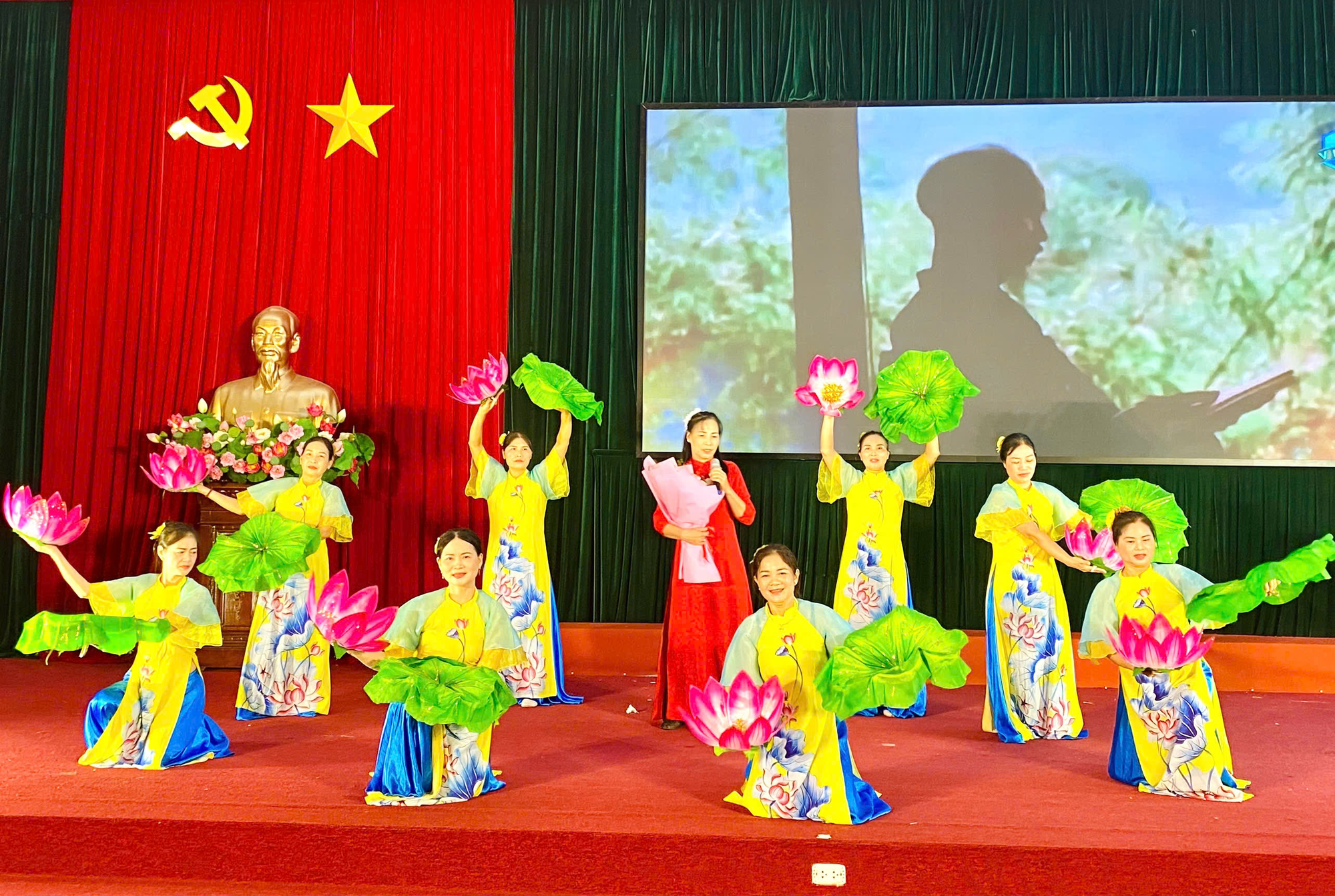 Hội Người cao tuổi khu vực xã Hạ Mỗ tổ chức giao lưu văn nghệ- Ảnh 3.