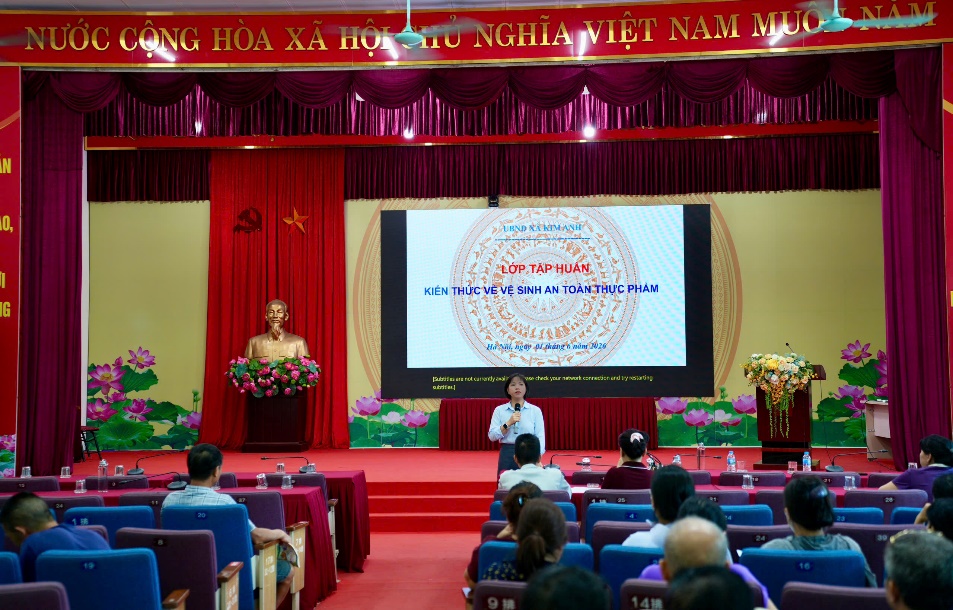 XÃ KIM ANH TỔ CHỨC TẬP HUẤN, TUYÊN TRUYỀN VÀ KÝ CAM KẾT BẢO ĐẢM AN TOÀN THỰC PHẨM NĂM 2026- Ảnh 1.