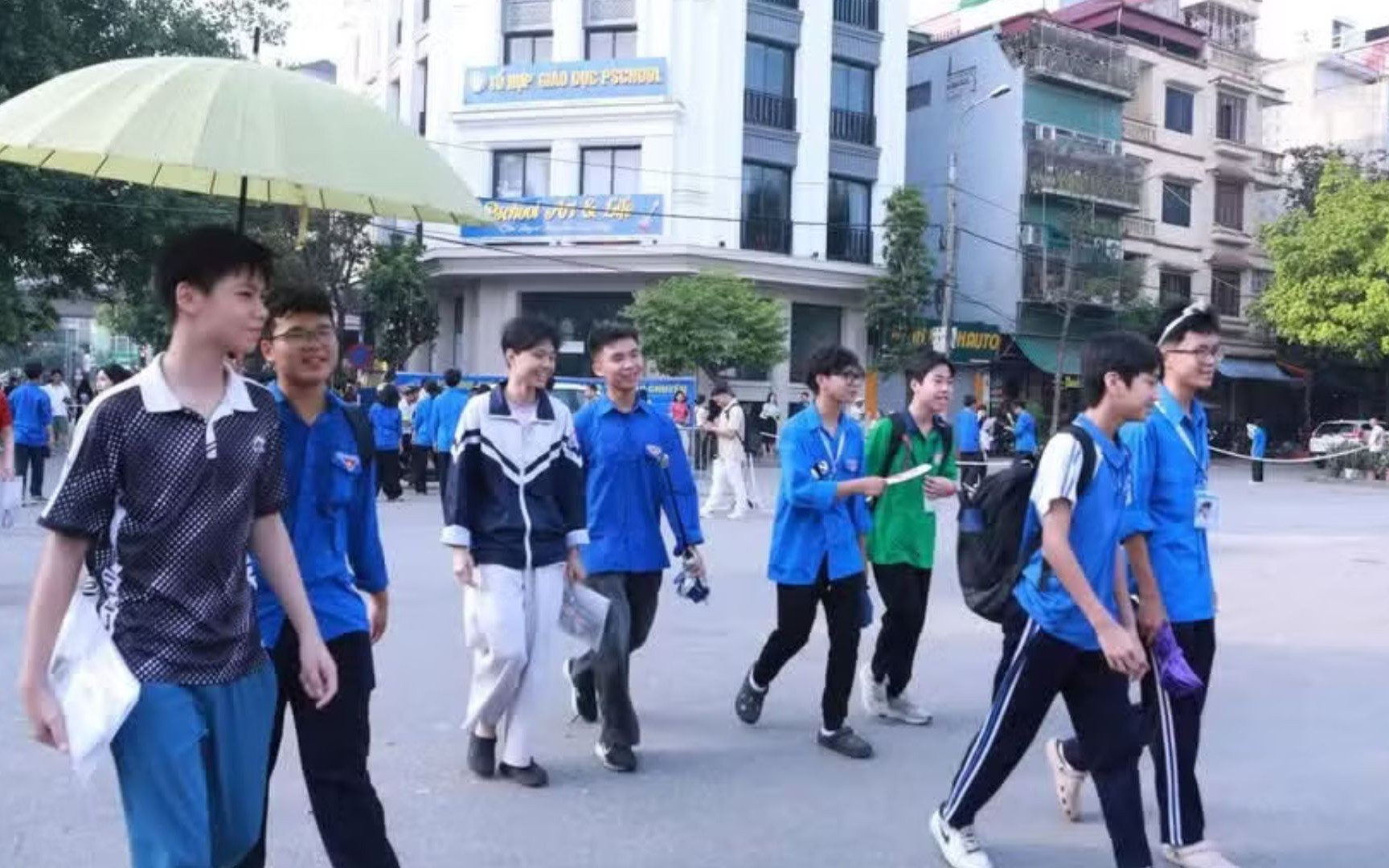 Ngày 1/6 hơn 16 nghìn sĩ tử Hà Nội bước vào cuộc đua tranh suất lớp 10 chuyên