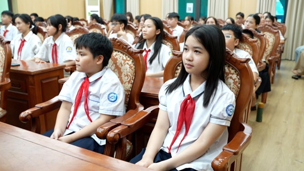 50 "đại biểu nhí" sôi nổi đóng góp ý kiến cho kỳ họp giả định HĐND trẻ em xã Hoài Đức năm 2026- Ảnh 3.