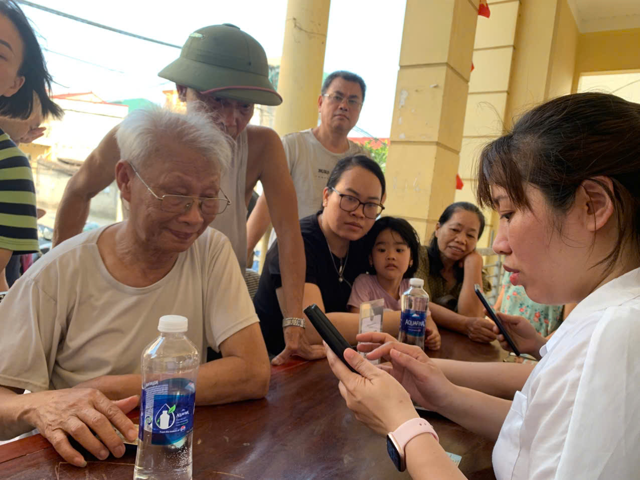 Thượng Phúc triển khai "Bình dân học vụ số", đưa công nghệ số đến từng thôn, cụm dân cư- Ảnh 1.