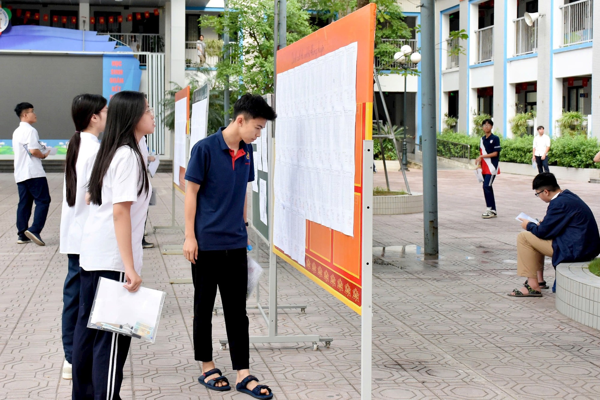 Gần 17.000 lượt thí sinh dự thi vào lớp 10 chuyên tại Hà Nội- Ảnh 1.
